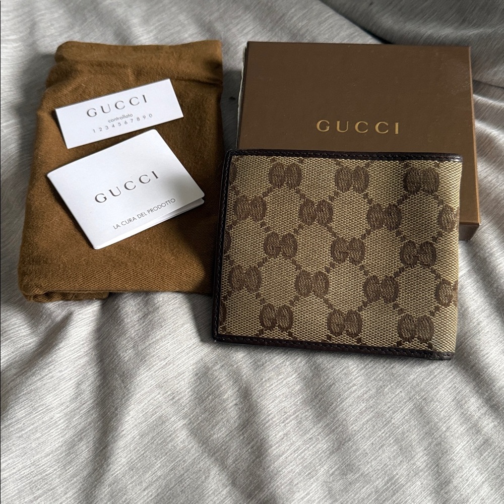 Gucci Men's Brown and Tan Card Holder - Picture 3 of 3
